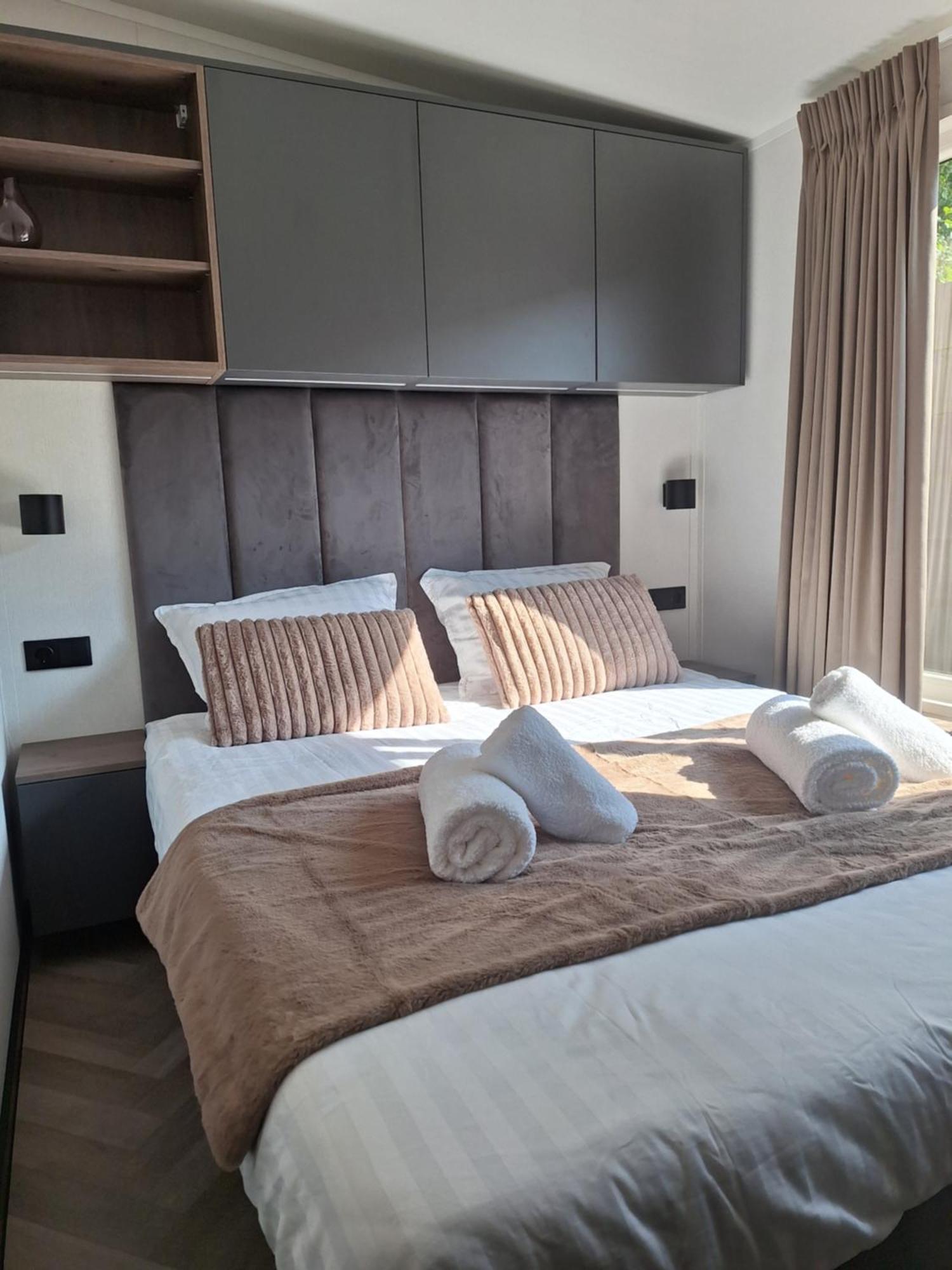 'Relax Lodge Sea' - Wellness Lodge In Zeeland - Private Sauna - Airco - Garden - Outdoor Swimming Pool - Free Wifi, Towels & Bed Linen Heinkenszand Buitenkant foto